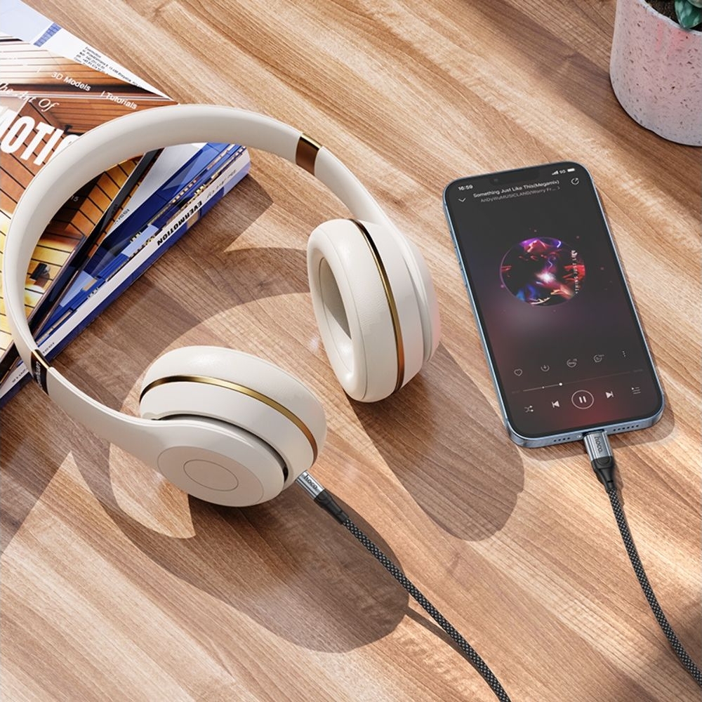 AUX-кабель Hoco UPA26, Lightning на Jack 3.5, 100 см, чорний